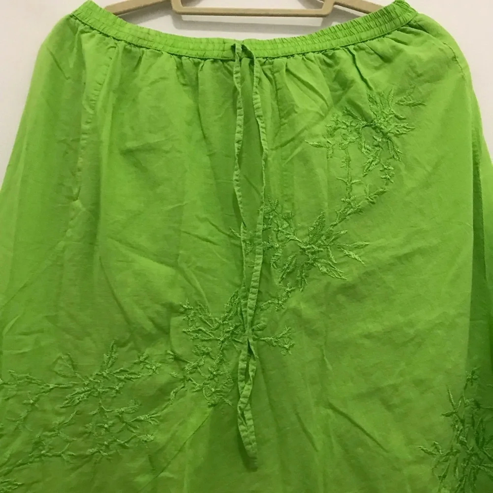 Metro Wear Green Women's Skirt Size XL